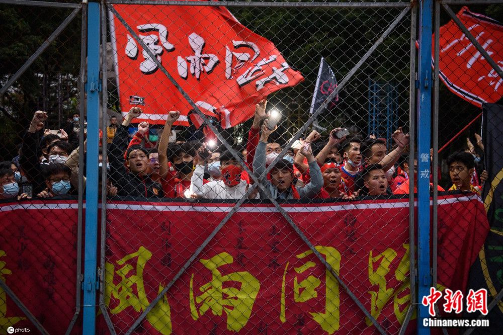 再说送出二十万一枚的平安符，也算不白来，于是不少人虽然心中不快，但还是选择忍了下来。